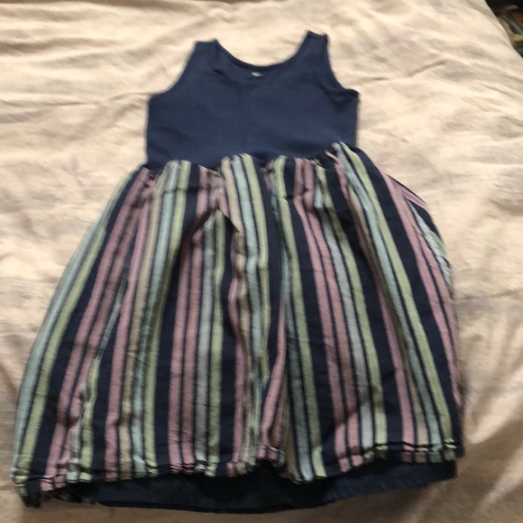 Girls GAP and Old Navy summer bundle. 2 dresses and softest tee shirt. 3 items. - Picture 3 of 10
